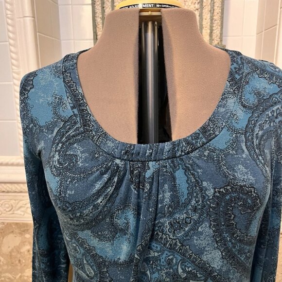 APT 9? Size Large. Blue Knit. Long Sleeve. Scoop Neck. Stretch Pullover. B103 - Picture 3 of 4